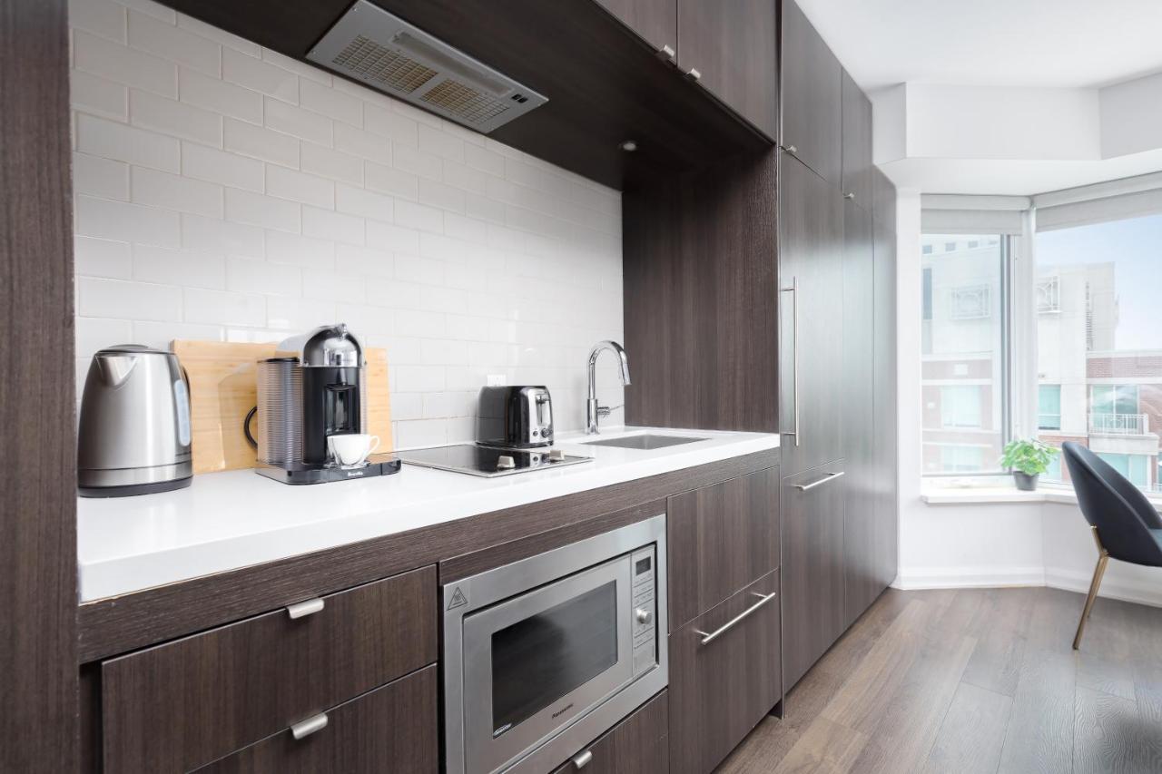 Luxury 2-Bedroom Apartment In Yorkville With The Best City View In Downtown 토론토 외부 사진